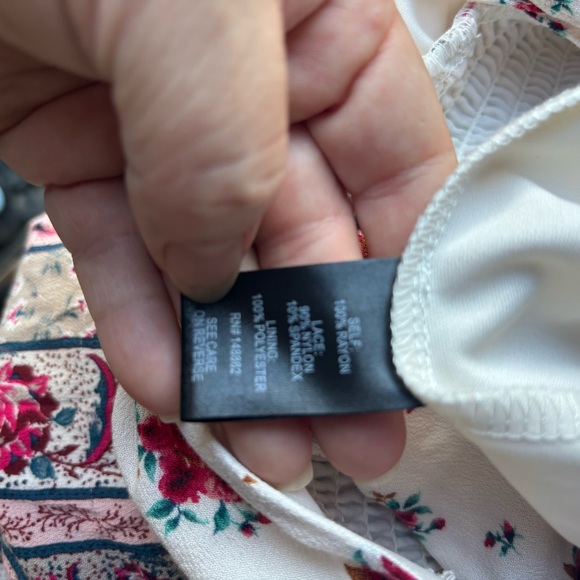 Torrid Maxi Gauze Lace Inset Hi Low cream floral Dress size 1 - Picture 7 of 7